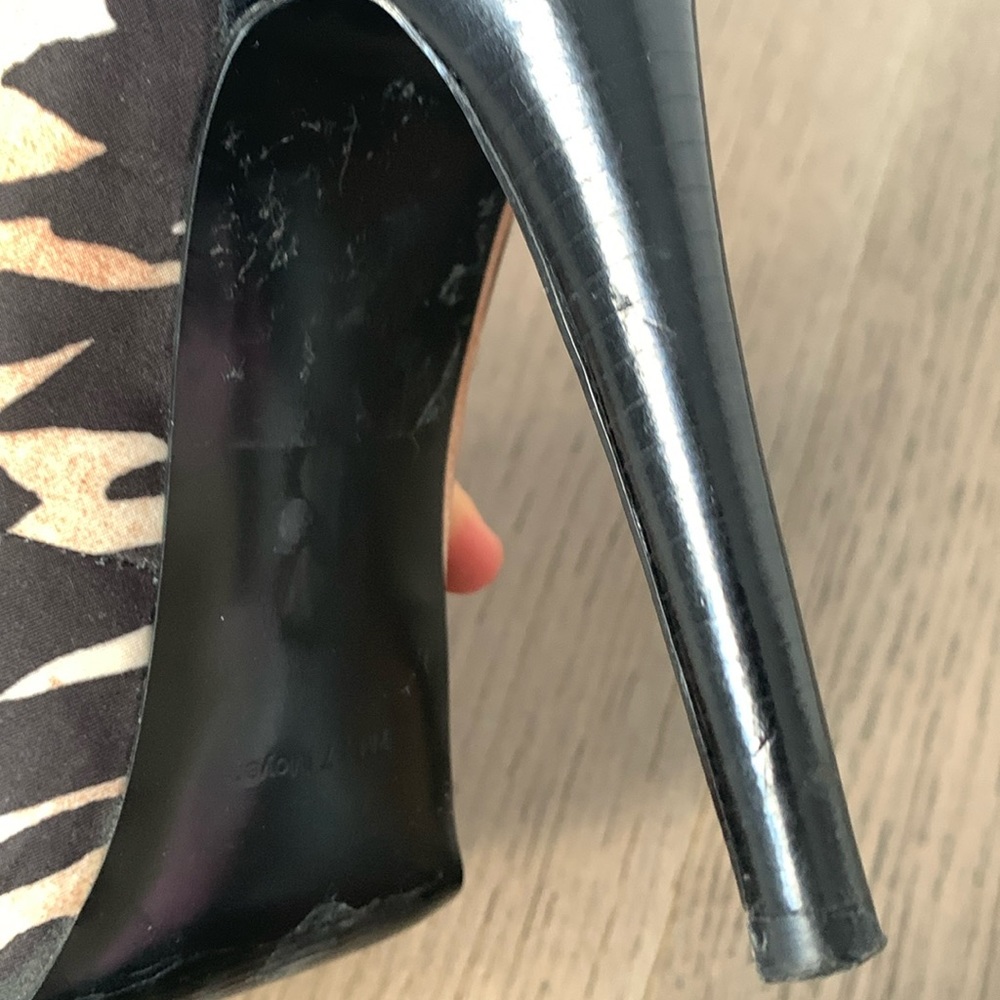 Guess Heels - Picture 6 of 6